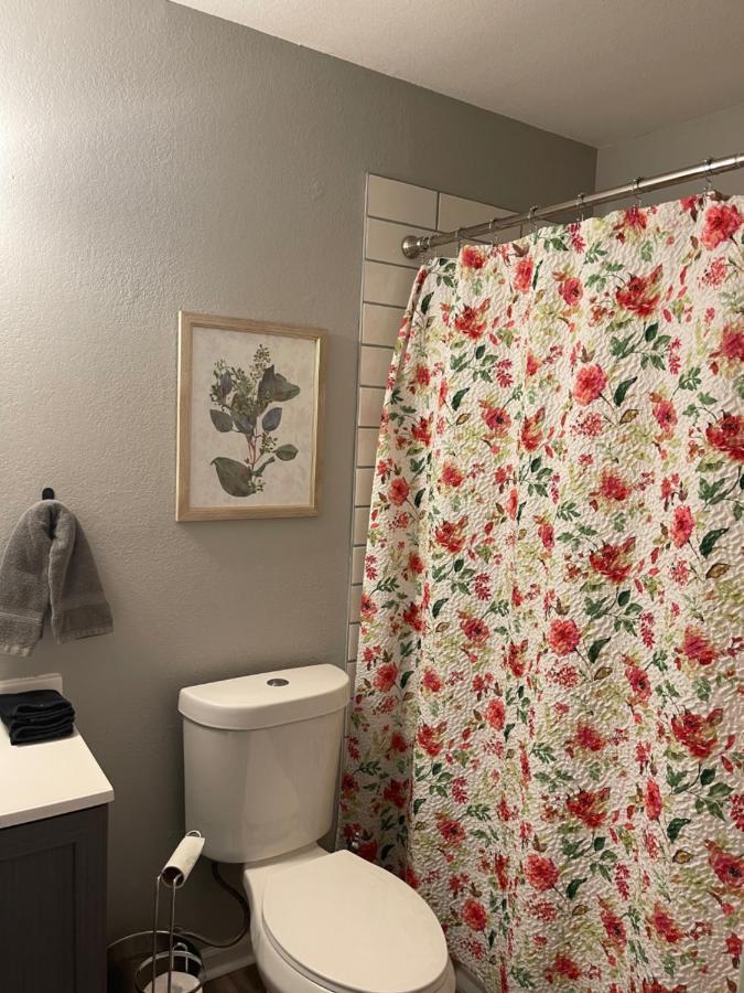 The Deannie Apt #6 - Simple And Homey 2Bd W/ Wifi Hamilton Εξωτερικό φωτογραφία